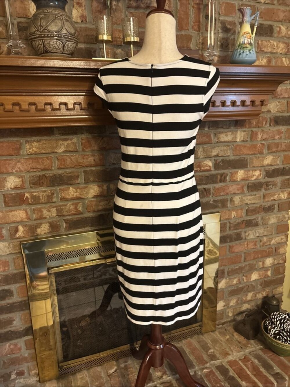 Loft Black & White Striped Spring Dress Size 8 Petite Zips In Back - Picture 3 of 7